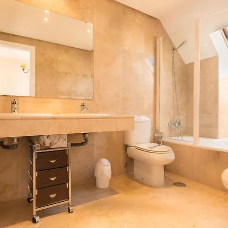 2233-lovely 2 Bedrooms On The Beach, Pool And Port アパート *