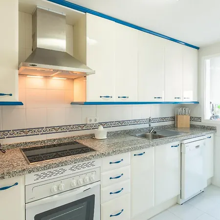 Apartment 2233-lovely 2 Bedrooms On The Beach, Pool And Port Manilva