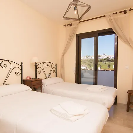 2233-lovely 2 Bedrooms On The Beach, Pool And Port Manilva
